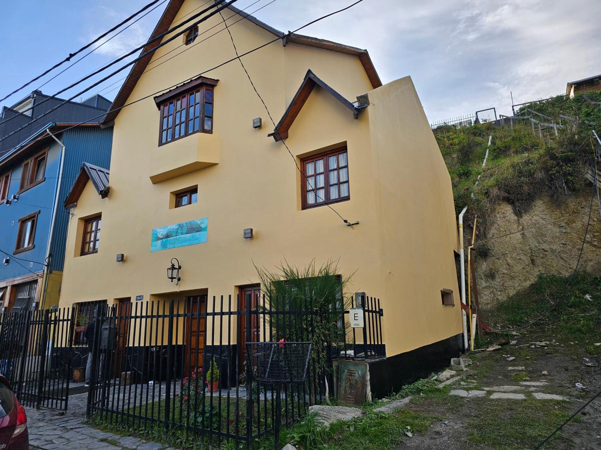 Laguna Esmeralda B&B Ushuaia Bagian luar foto